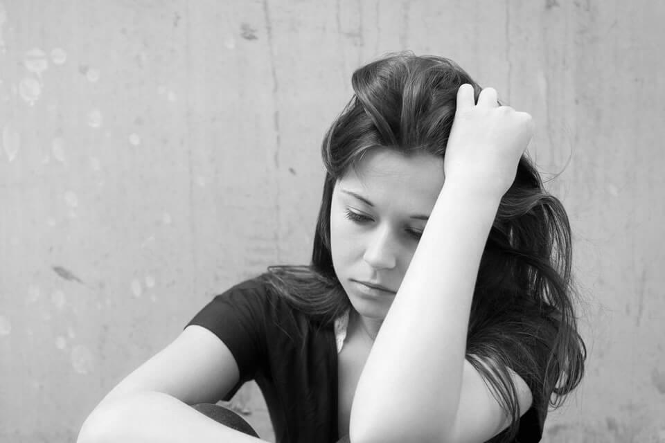 Depresión mayor: qué es, causas, síntomas y tratamiento en la Clínica Persum de Oviedo.