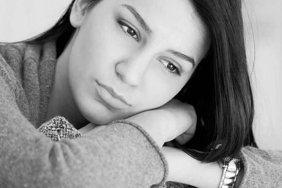 Qué es el trastorno por atracón, causas, síntomas y consecuencias. Clínica Persum en Oviedo.