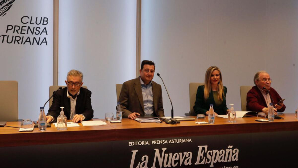 Andrés Calvo en el Club de Prensa Asturiana
